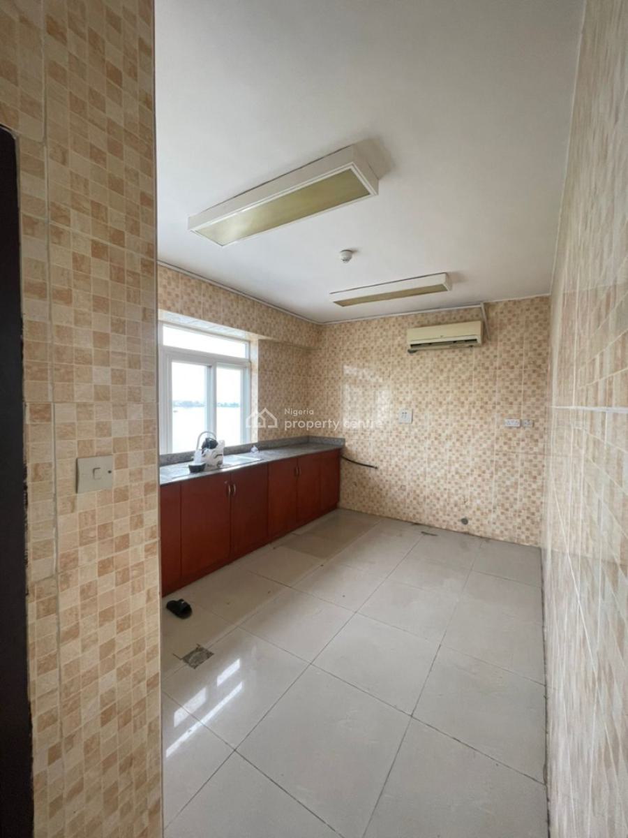 Waterfront 3bedroom with Pool Fully Serviced, Main Lekki, Lekki Phase 1, Lekki, Lagos, Flat / Apartment for Rent