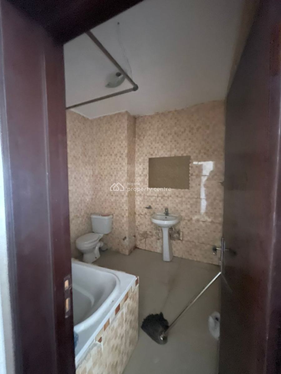 Waterfront 3bedroom with Pool Fully Serviced, Main Lekki, Lekki Phase 1, Lekki, Lagos, Flat / Apartment for Rent