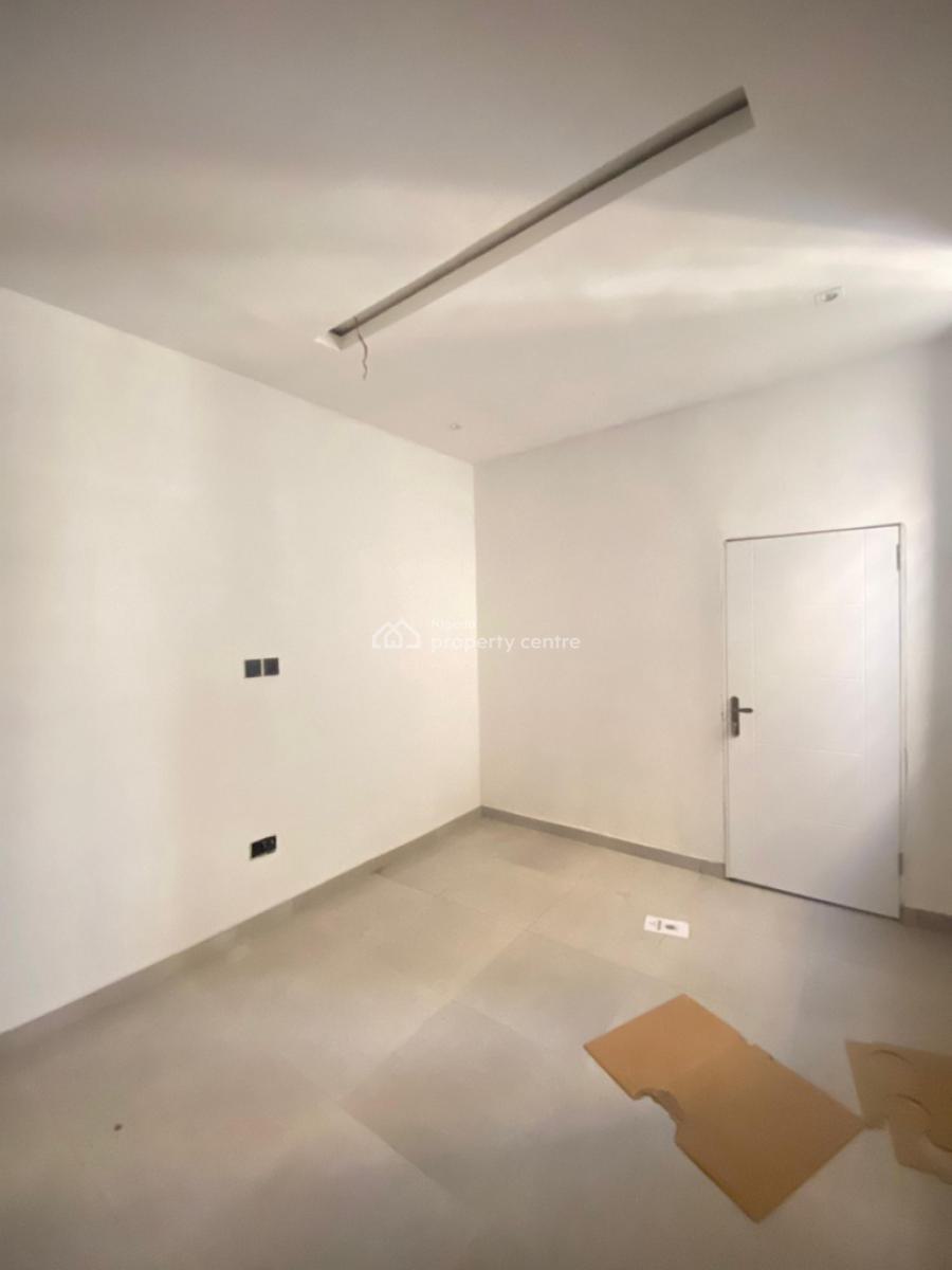 Beautiful 1 and 2 Bedroom Apartment with Swimming Pool and Gym, Ologolo, Lekki Phase 1, Lekki, Lagos, Block of Flats for Sale