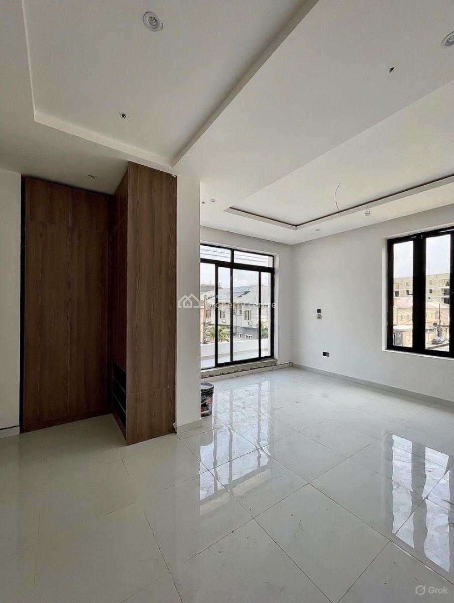 Lovely 3 Bedroom Apartment with Bq, Lekki Phase 1, Lekki Phase 1, Lekki, Lagos, Block of Flats for Sale