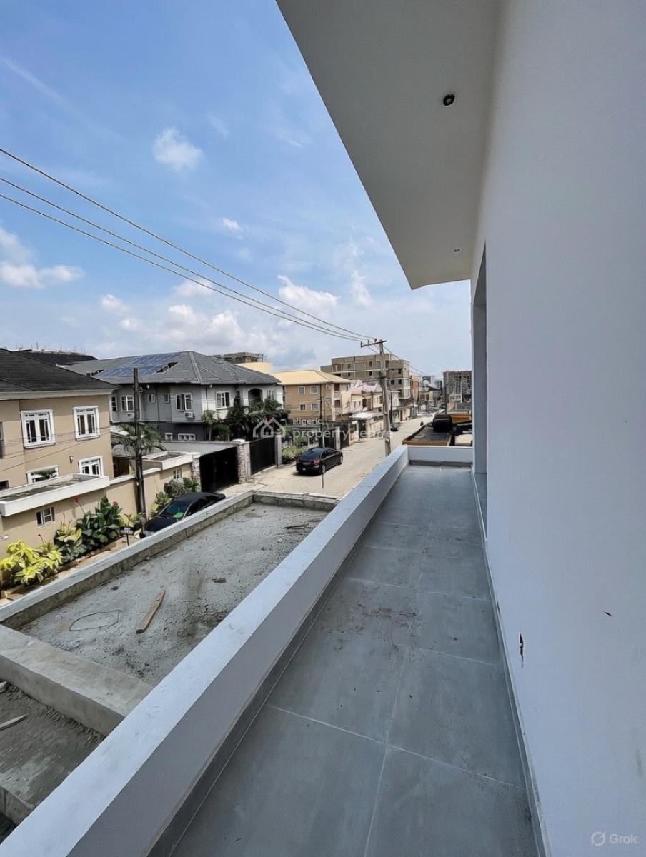 Lovely 3 Bedroom Apartment with Bq, Lekki Phase 1, Lekki Phase 1, Lekki, Lagos, Block of Flats for Sale