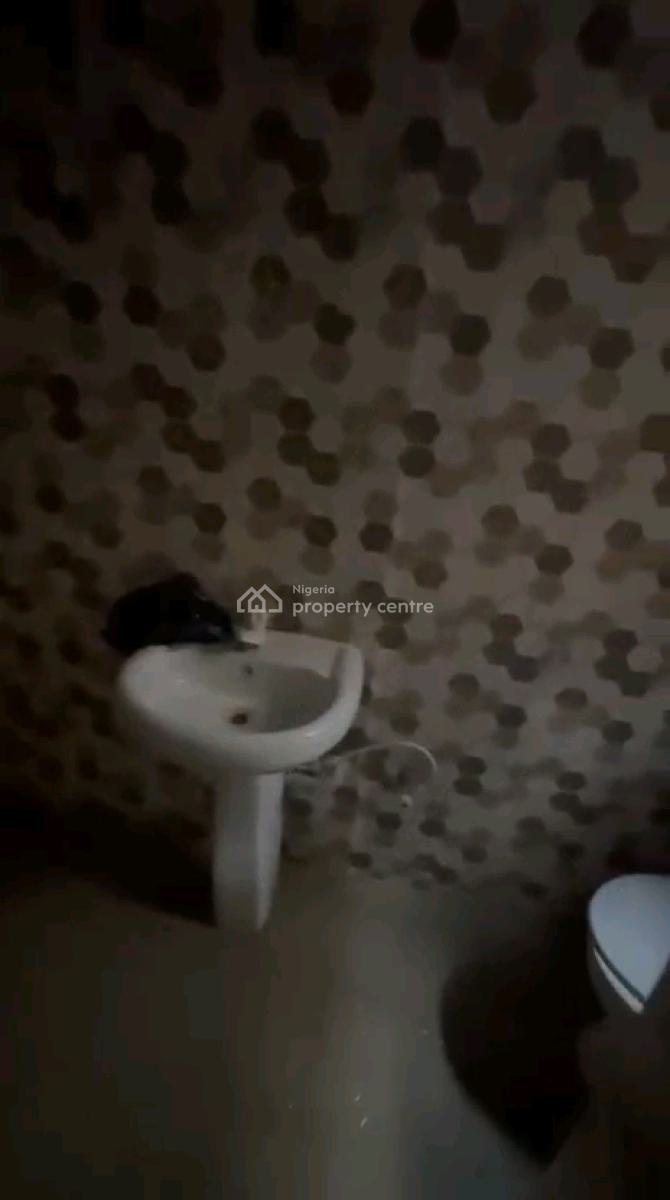 2 Bedroom Upstairs All Room En-suite with Guest Toilet, Soluyi, Gbagada, Lagos, Flat / Apartment for Rent