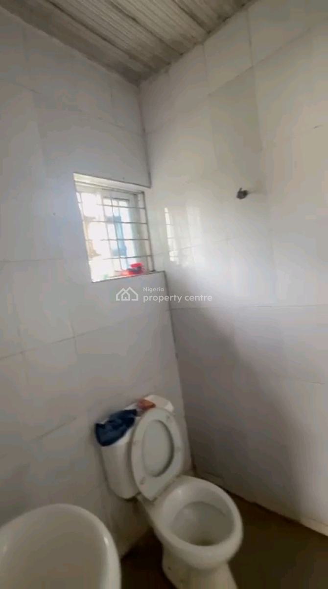 2 Bedroom Upstairs All Room En-suite with Guest Toilet, Soluyi, Gbagada, Lagos, Flat / Apartment for Rent