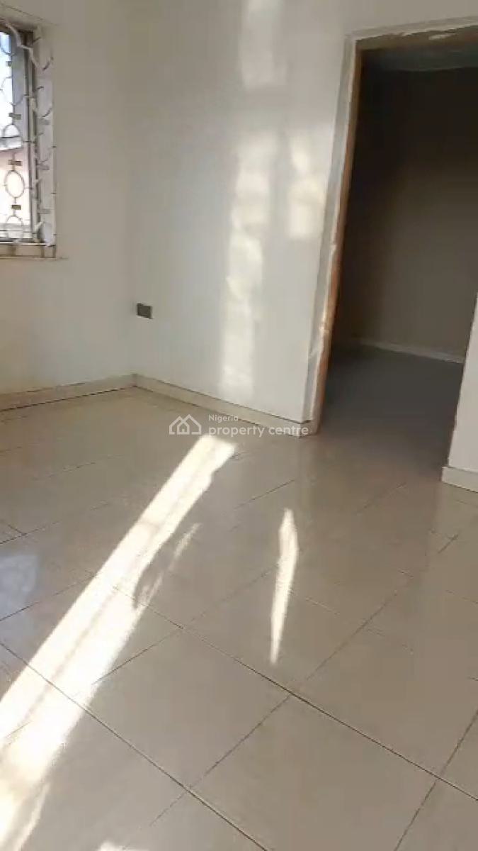 Lovely Room and Parlour Self Contained, Adenson Ilepo Bus Stop, Lasu-igando Road Lagos, Igando, Alimosho, Lagos, Flat / Apartment for Rent