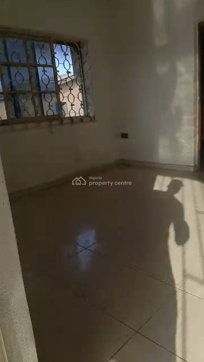 Lovely Room and Parlour Self Contained, Adenson Ilepo Bus Stop, Lasu-igando Road Lagos, Igando, Alimosho, Lagos, Flat / Apartment for Rent
