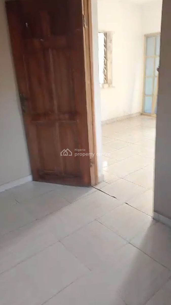 Lovely Room and Parlour Self Contained, Adenson Ilepo Bus Stop, Lasu-igando Road Lagos, Igando, Alimosho, Lagos, Flat / Apartment for Rent