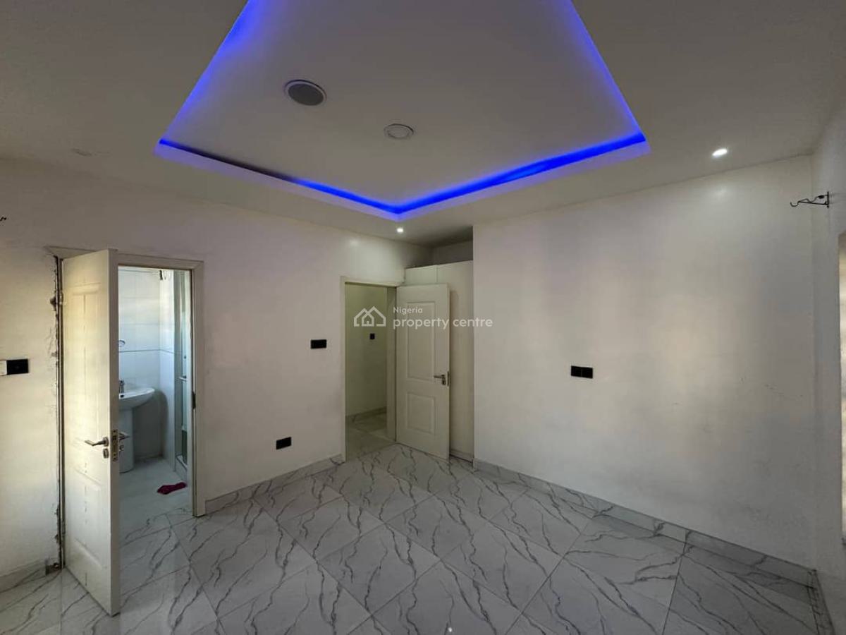 a Sapcious Decent 4 Bedroom Semi Detached Duplex, Abraham Adesanya, Ajah, Lagos, Semi-detached Duplex for Rent