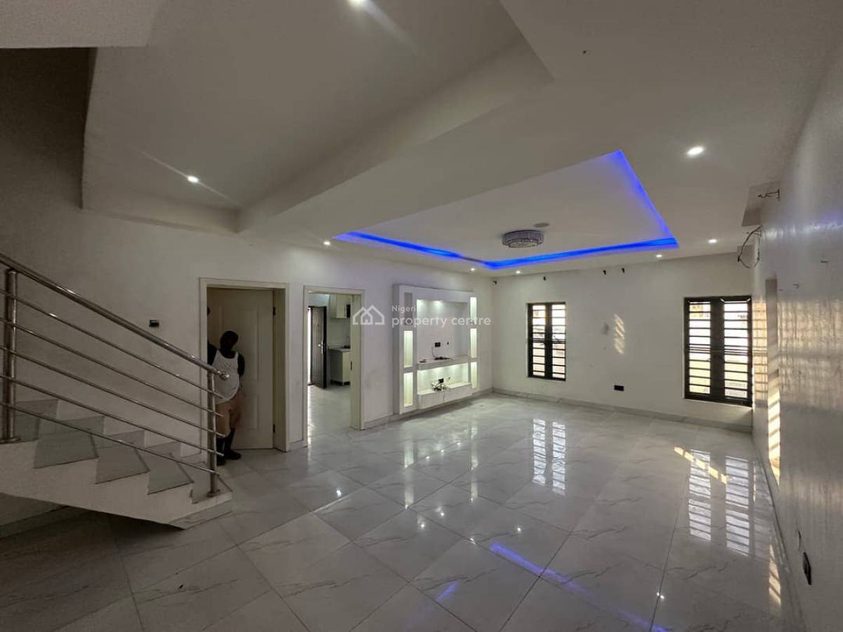 a Sapcious Decent 4 Bedroom Semi Detached Duplex, Abraham Adesanya, Ajah, Lagos, Semi-detached Duplex for Rent