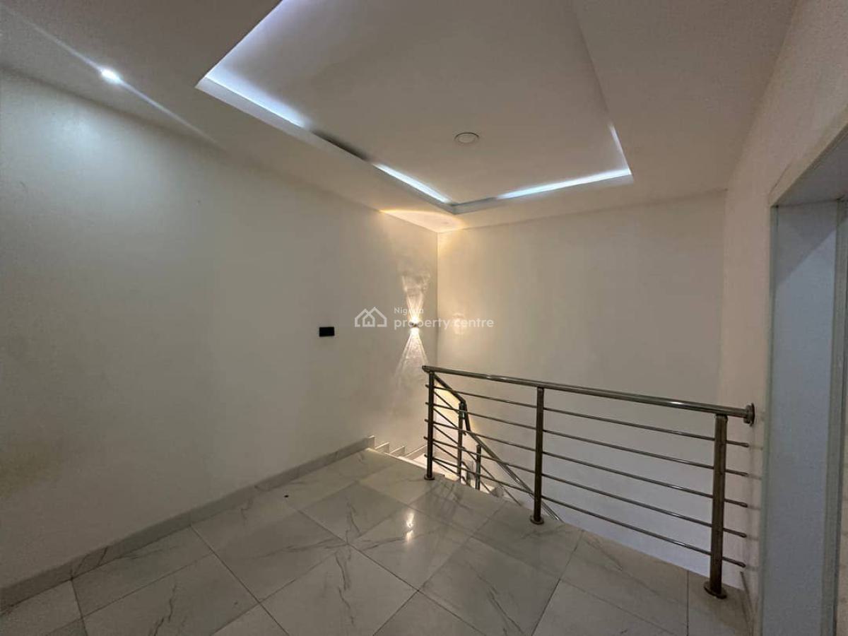 a Sapcious Decent 4 Bedroom Semi Detached Duplex, Abraham Adesanya, Ajah, Lagos, Semi-detached Duplex for Rent