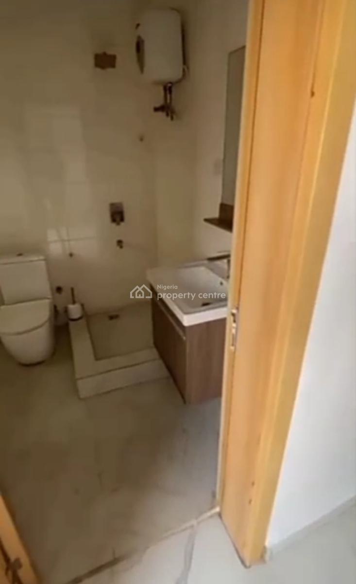 Upstairs Masters Bedroom in a Shared Apartment { Video}, Ikota Villa Estate, Ikota, Lekki, Lagos, Self Contain (single Rooms) for Rent