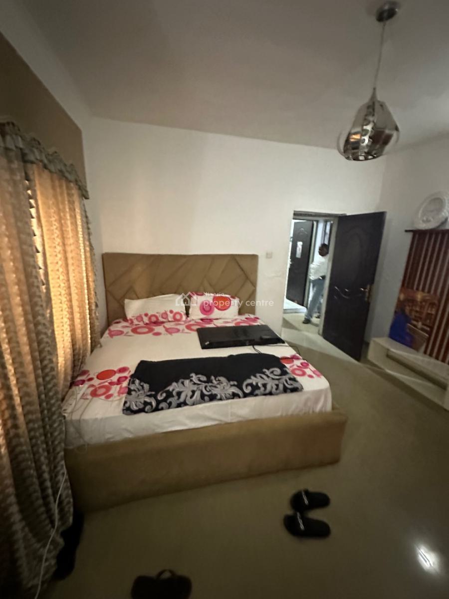 Two Bedroom Apartment in a Decent Neighborhood, 5th Avenue, Gwarinpa, Abuja, Flat / Apartment for Rent