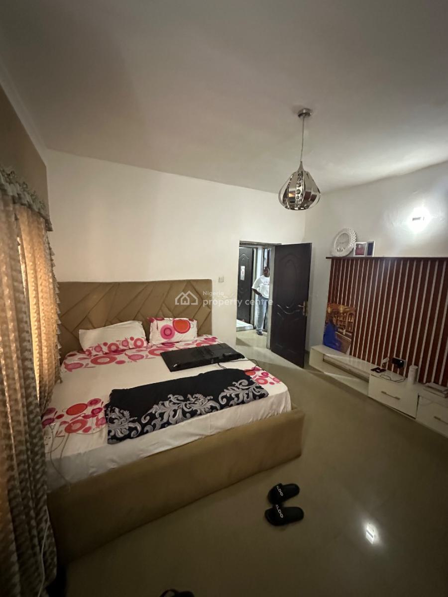 Two Bedroom Apartment in a Decent Neighborhood, 5th Avenue, Gwarinpa, Abuja, Flat / Apartment for Rent