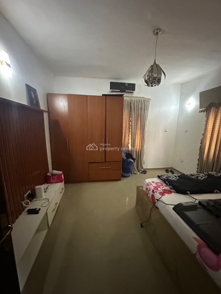 Two Bedroom Apartment in a Decent Neighborhood, 5th Avenue, Gwarinpa, Abuja, Flat / Apartment for Rent