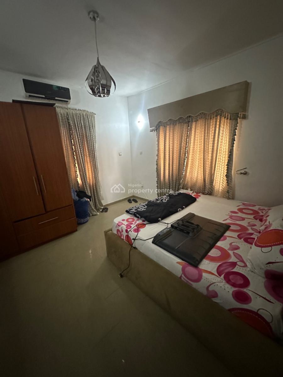 Two Bedroom Apartment in a Decent Neighborhood, 5th Avenue, Gwarinpa, Abuja, Flat / Apartment for Rent