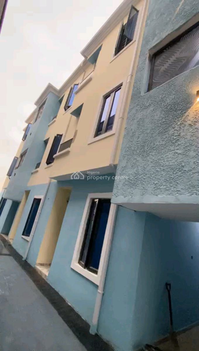 Newly Built Decent Spacious Mini Upflat with 2t1b, Kiniunifa Street, Sawmil, Gbagada, Lagos, Mini Flat (room and Parlour) for Rent