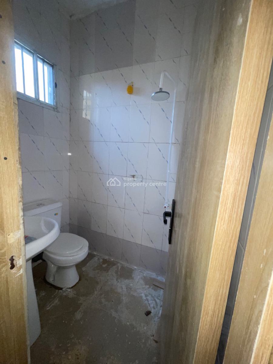 a Spacious 3 Bedroom Apartment, Mobil Road Ilaje Ajah, Lekki, Lagos, Flat / Apartment for Rent