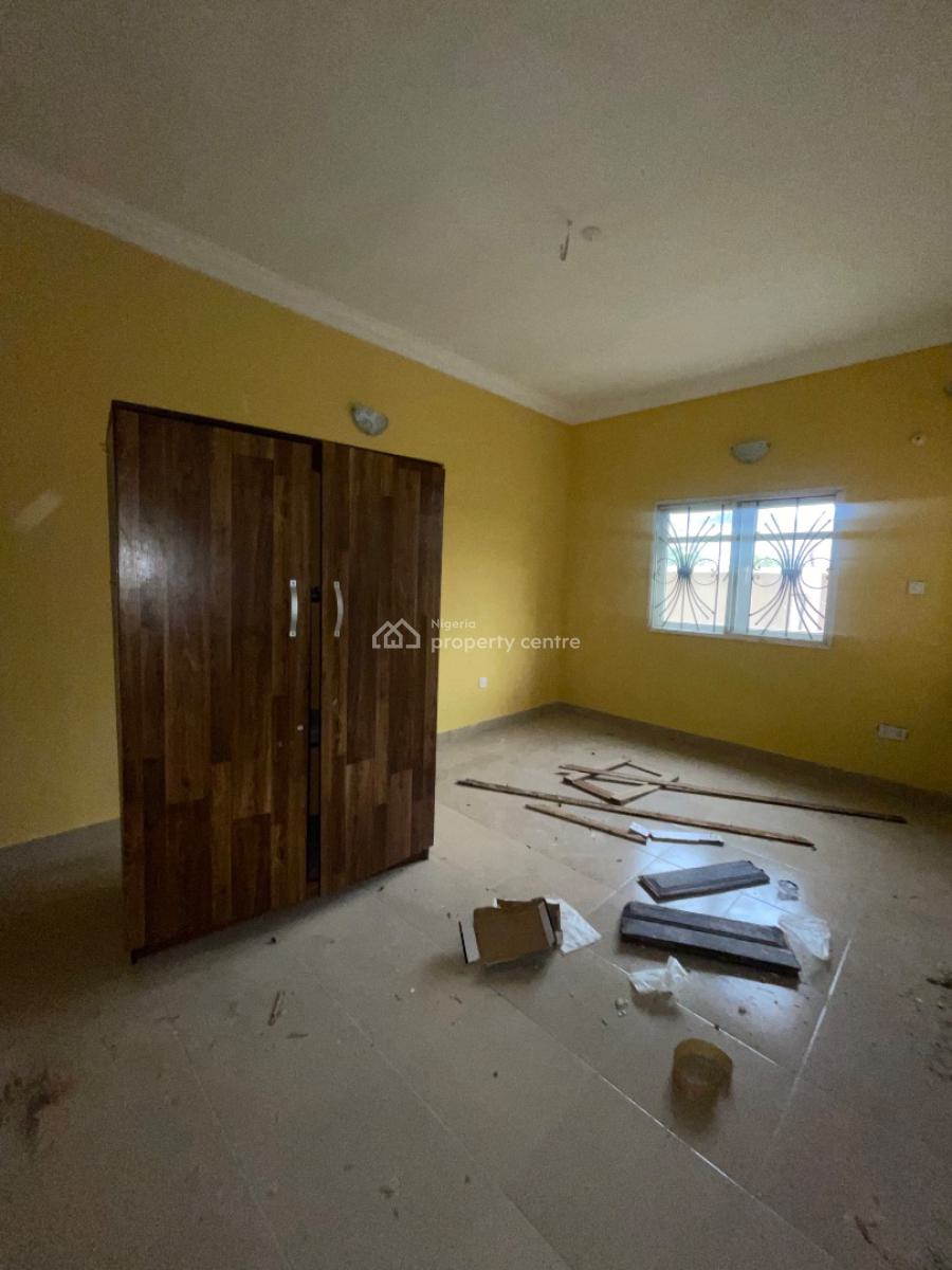 a Spacious 3 Bedroom Apartment, Mobil Road Ilaje Ajah, Lekki, Lagos, Flat / Apartment for Rent