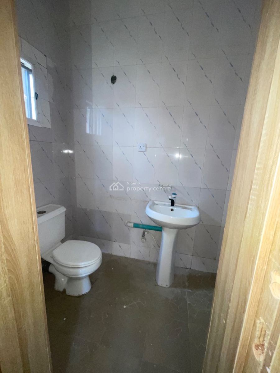a Spacious 3 Bedroom Apartment, Mobil Road Ilaje Ajah, Lekki, Lagos, Flat / Apartment for Rent