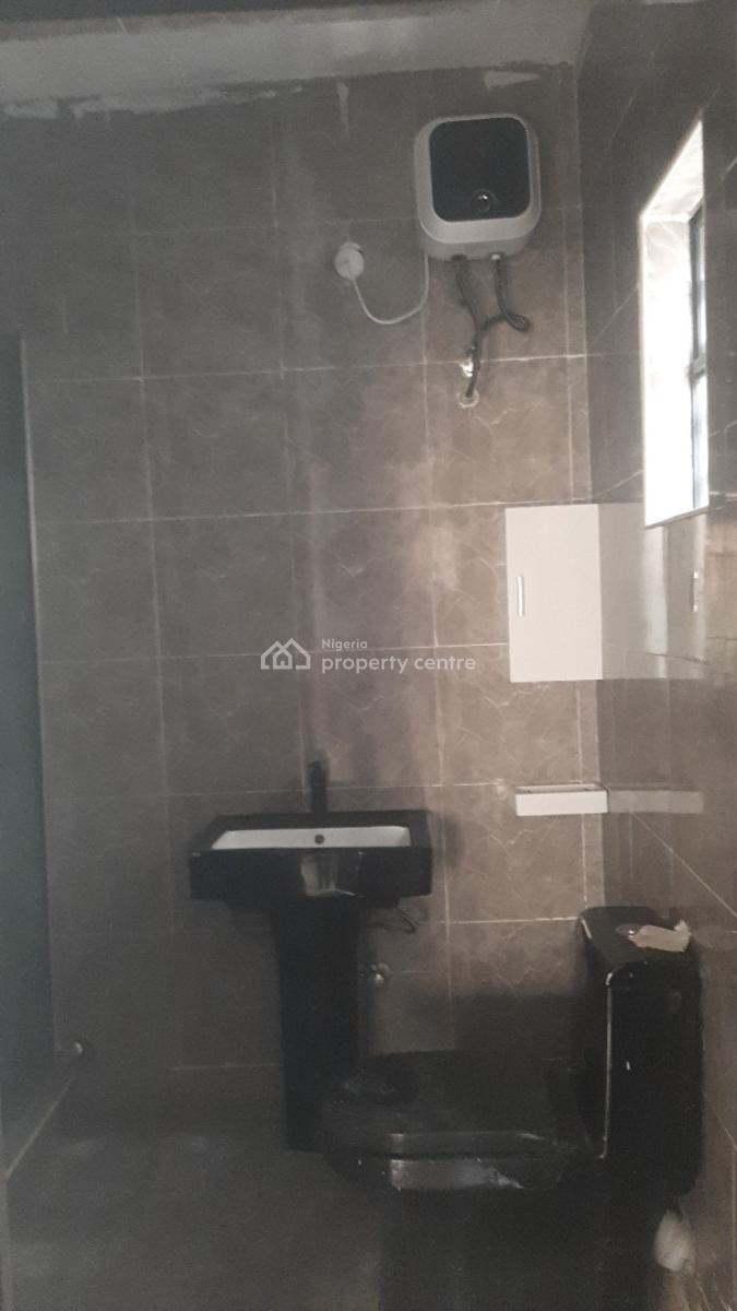 Serviced and 24/7 Power Supply 2 Bedroom En-suite Flat with Swimming P, Ikate Elegushi, Lekki, Lagos, Flat / Apartment for Rent