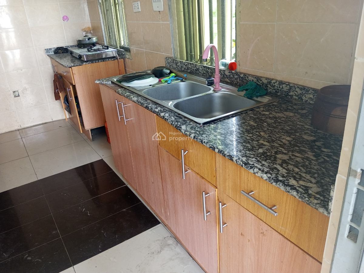 Roommate Needed, Lekki Scheme 2, Ajiwe, Ajah, Lagos, Self Contain (single Rooms) for Rent