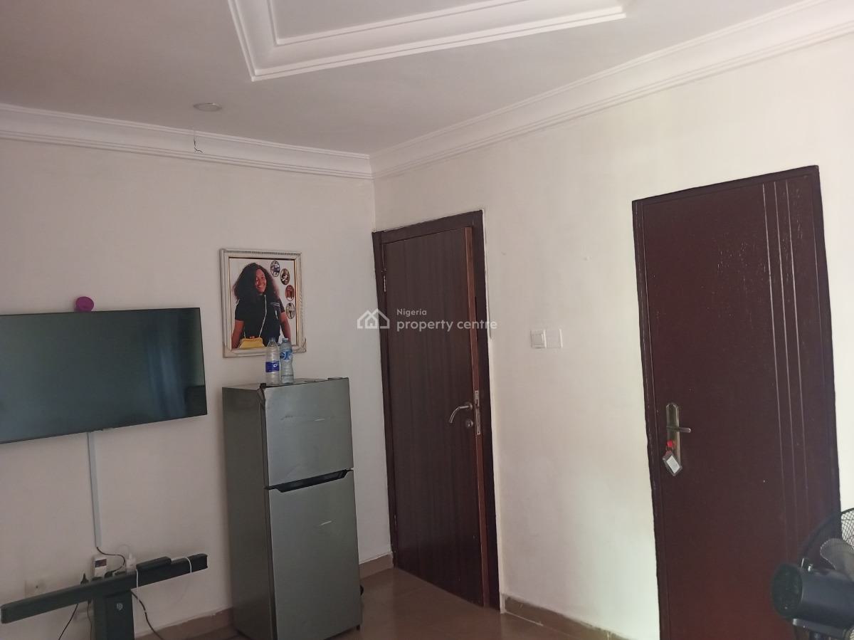 Roommate Needed, Lekki Scheme 2, Ajiwe, Ajah, Lagos, Self Contain (single Rooms) for Rent