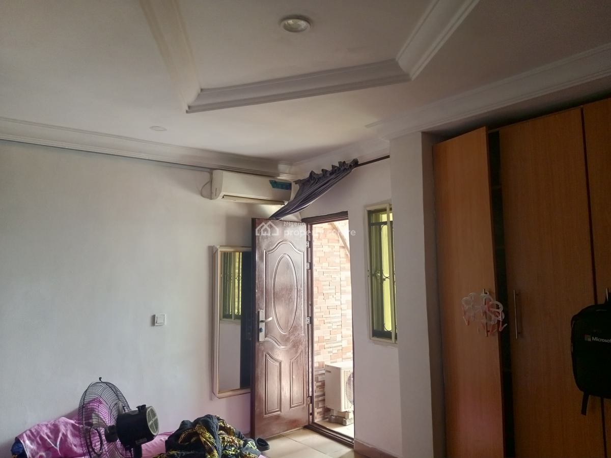 Roommate Needed, Lekki Scheme 2, Ajiwe, Ajah, Lagos, Self Contain (single Rooms) for Rent