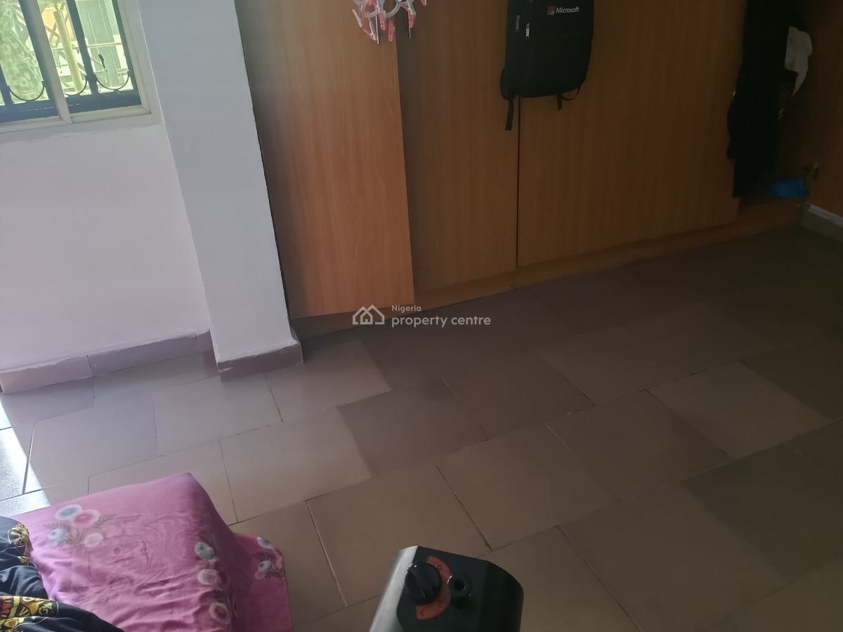 Roommate Needed, Lekki Scheme 2, Ajiwe, Ajah, Lagos, Self Contain (single Rooms) for Rent