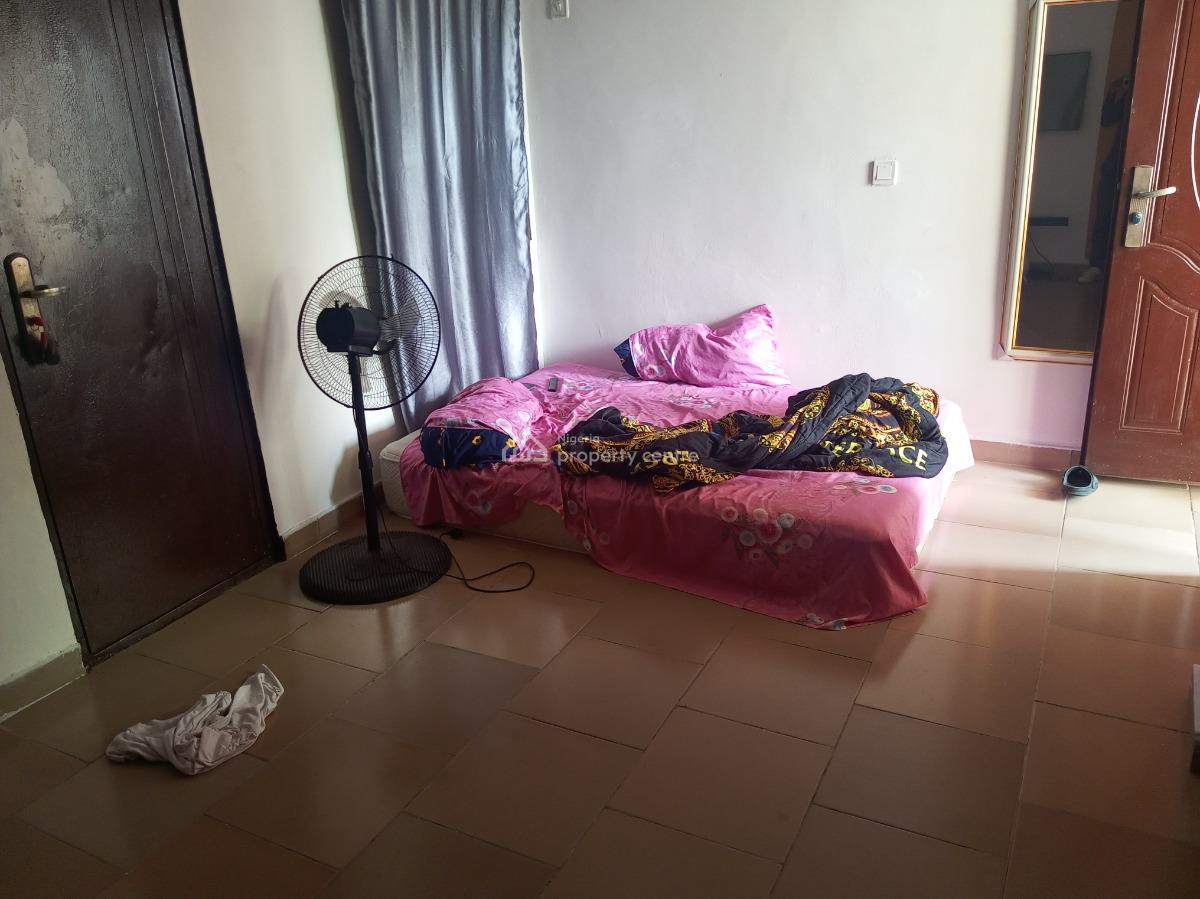 Roommate Needed, Lekki Scheme 2, Ajiwe, Ajah, Lagos, Self Contain (single Rooms) for Rent