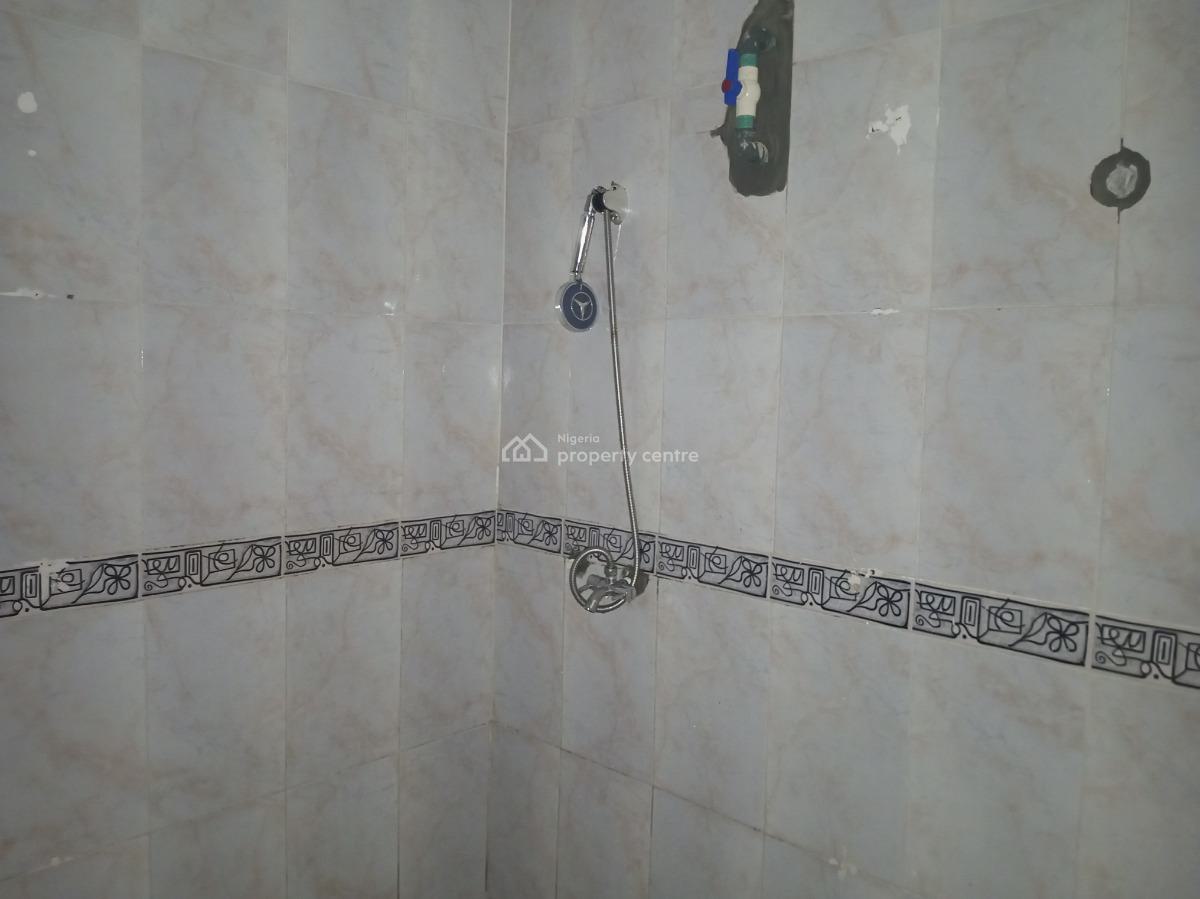 Roommate Needed, Lekki Scheme 2, Ajiwe, Ajah, Lagos, Self Contain (single Rooms) for Rent