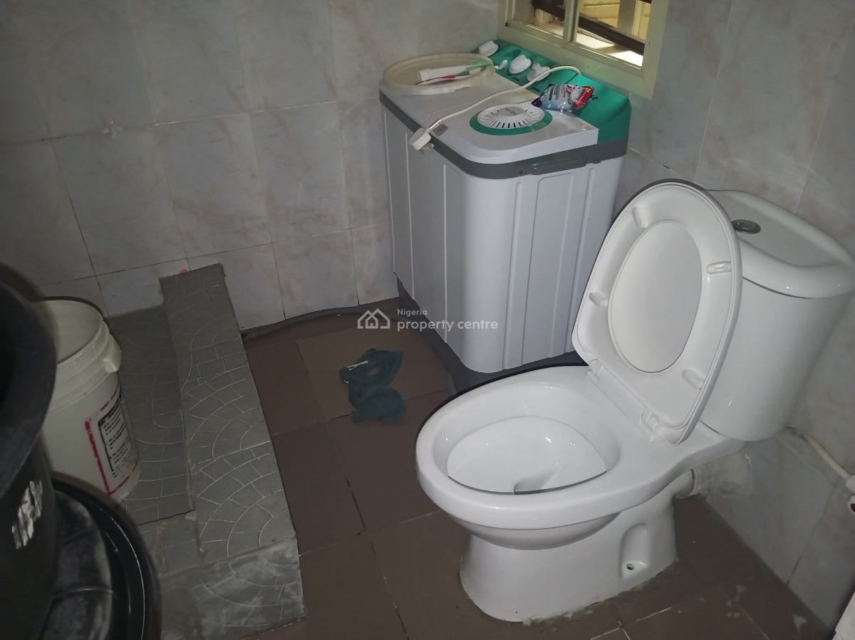Roommate Needed, Lekki Scheme 2, Ajiwe, Ajah, Lagos, Self Contain (single Rooms) for Rent