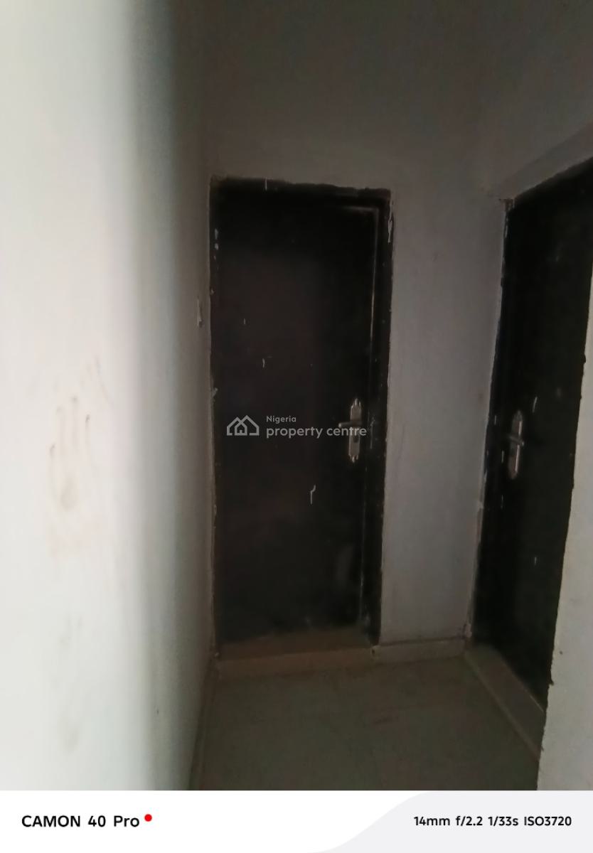 Mini Flat + a Large Store, Ikate, Surulere, Lagos, Mini Flat (room and Parlour) for Rent