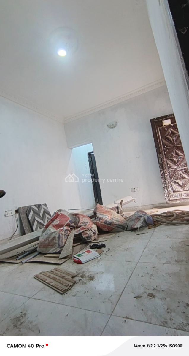 Mini Flat + a Large Store, Ikate, Surulere, Lagos, Mini Flat (room and Parlour) for Rent