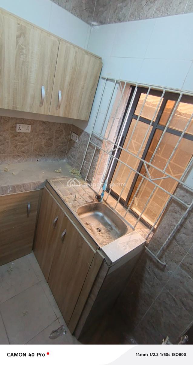 Mini Flat + a Large Store, Ikate, Surulere, Lagos, Mini Flat (room and Parlour) for Rent