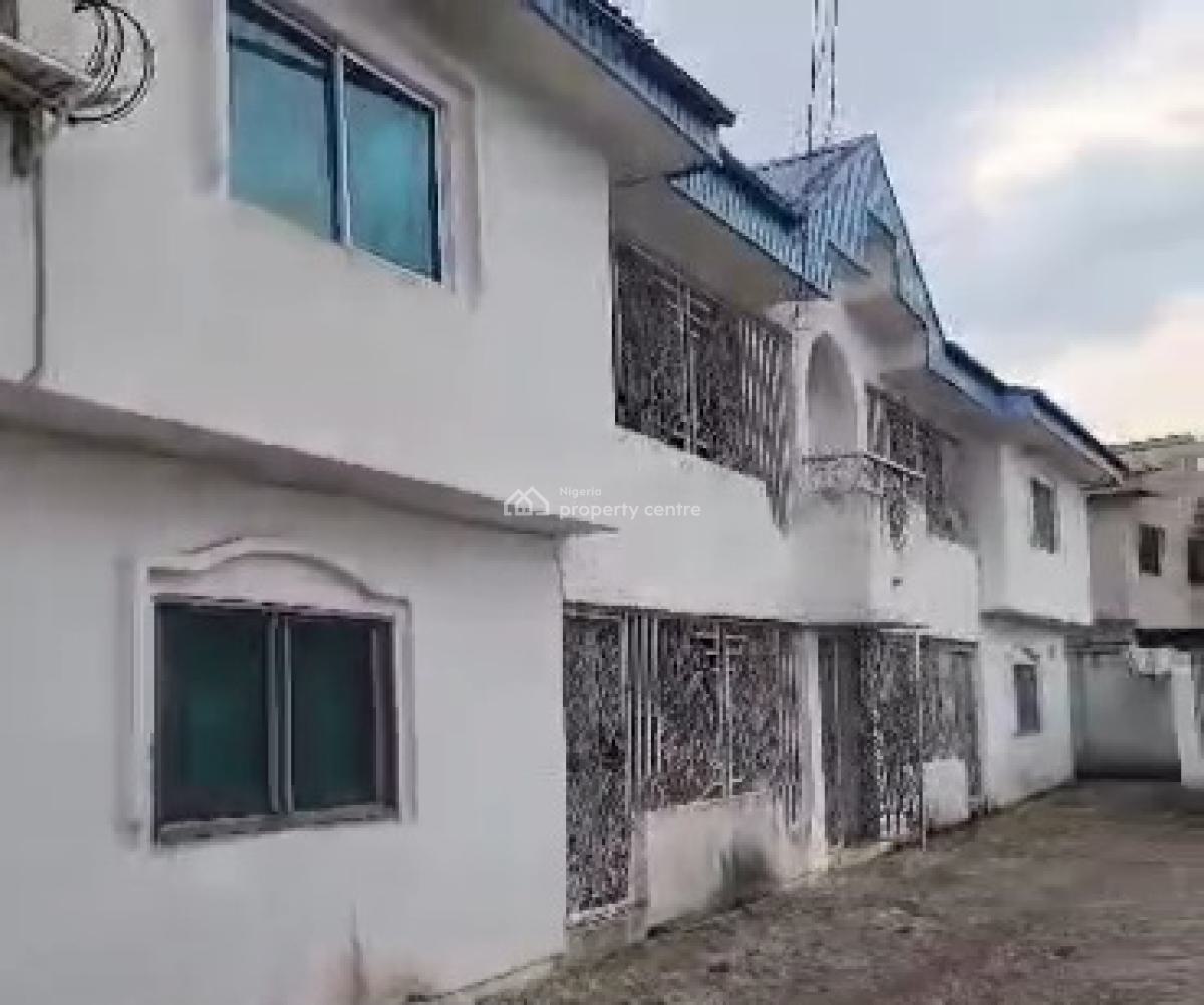 4 Flats of 3 Bedroom 100ft By 100ft Land, Along Airport Road, Gra, Benin, Oredo, Edo, Block of Flats for Sale