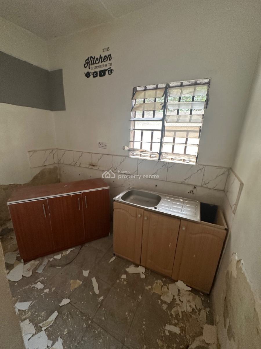 a Standard One Bedroom Apartment in a Decent Neighborhood, 5th Avenue, Gwarinpa, Abuja, Mini Flat (room and Parlour) for Rent