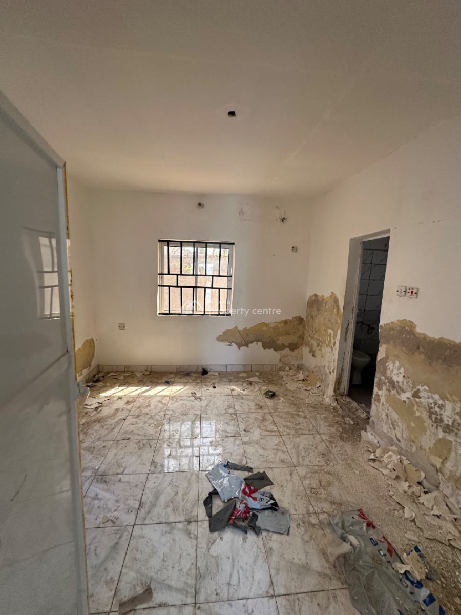 a Standard One Bedroom Apartment in a Decent Neighborhood, 5th Avenue, Gwarinpa, Abuja, Mini Flat (room and Parlour) for Rent