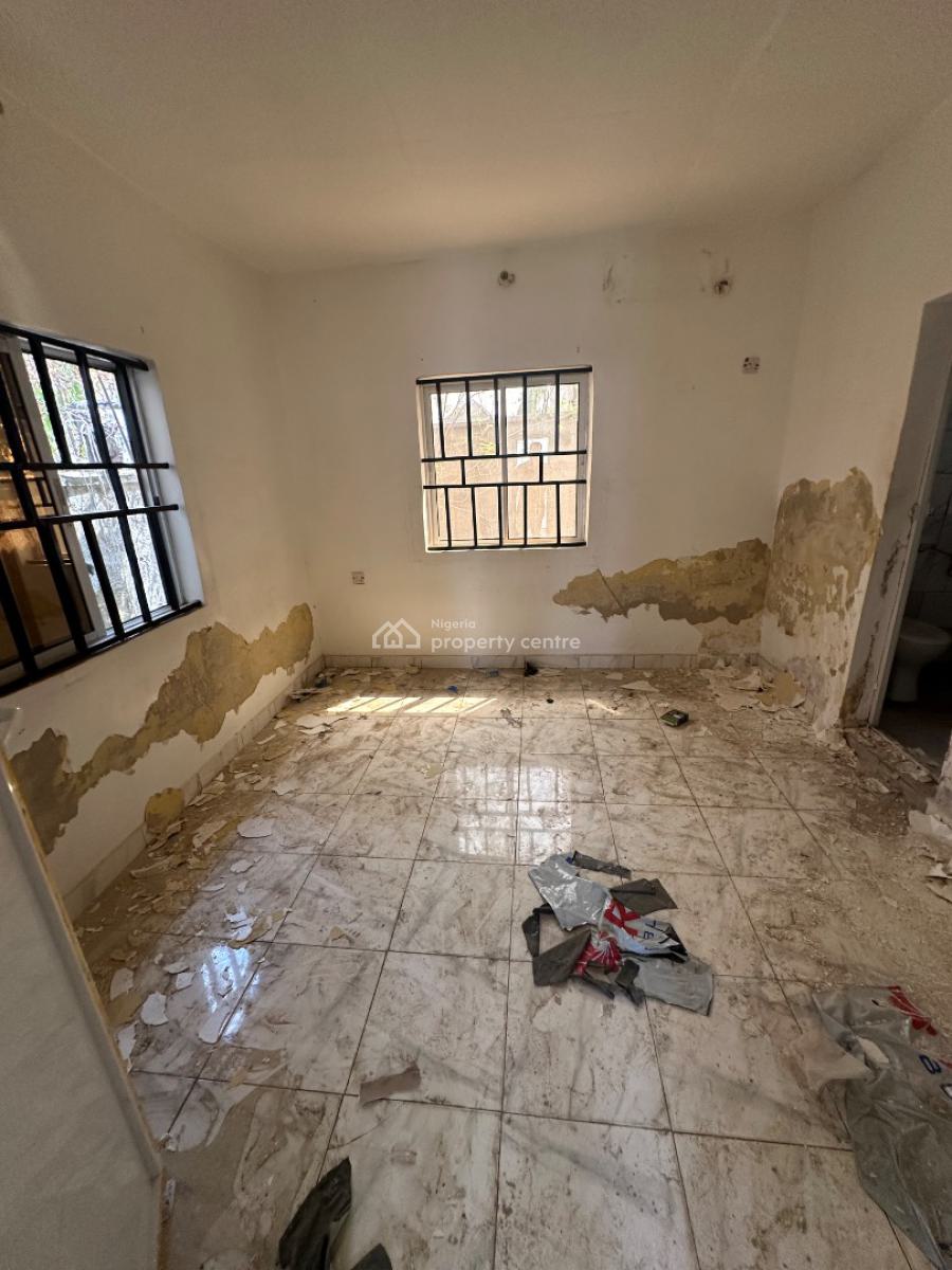 a Standard One Bedroom Apartment in a Decent Neighborhood, 5th Avenue, Gwarinpa, Abuja, Mini Flat (room and Parlour) for Rent