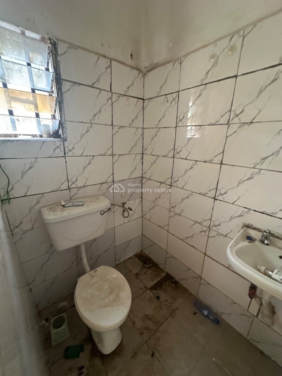 a Standard One Bedroom Apartment in a Decent Neighborhood, 5th Avenue, Gwarinpa, Abuja, Mini Flat (room and Parlour) for Rent