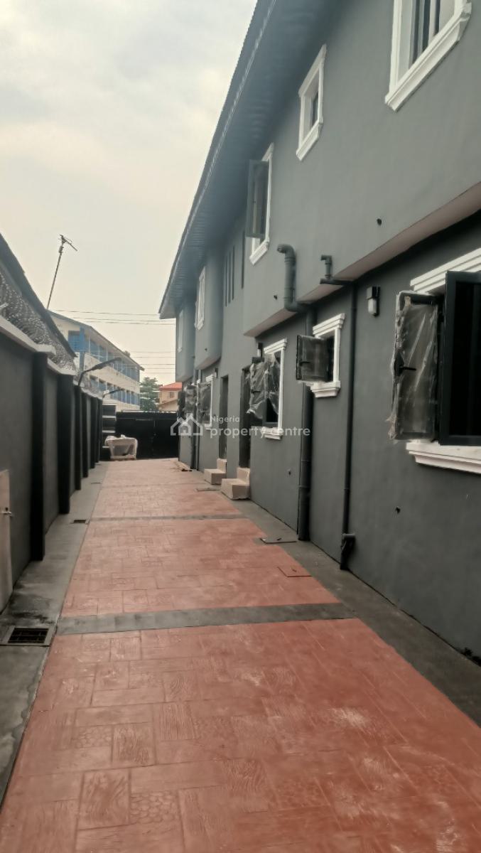 Block of Flats (8 Units of Standard One Bedroom Flat & 2 Units of Stud, Alapere, Alapere, Ketu, Lagos, Block of Flats for Sale