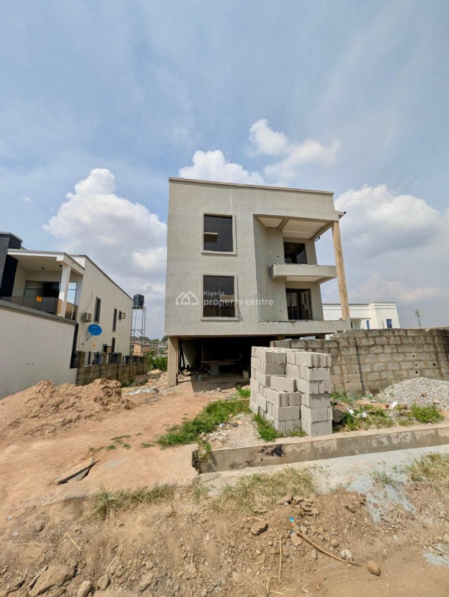 2-bedroom Apartments, Location: Chief Lateef Oyelade, Ring Road Gra, Ibadan, Oyo, House for Sale