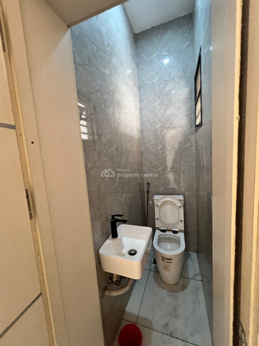 a Standard 2bedroom Flat, Pepperoni Abraham Adesunya Ajah, Lekki Phase 2, Lekki, Lagos, Flat / Apartment for Rent