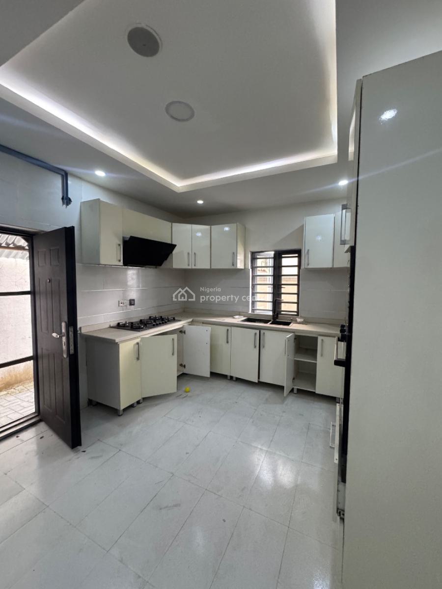 Well Maintained 4bedroom Semi Detached Duplex, Ajah, Lagos, Semi-detached Duplex for Rent