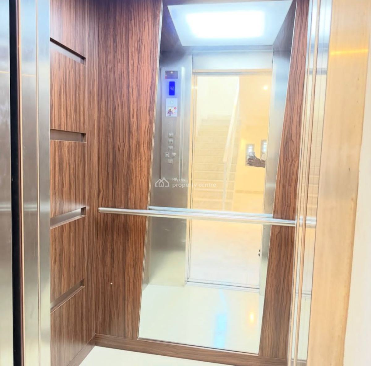 8-bedrooms Luxury Smart Home,elevator, 7 Parlour, Wuse 2 - Abuja ( Off Aminu Kano), Wuse 2, Abuja, Detached Duplex for Sale