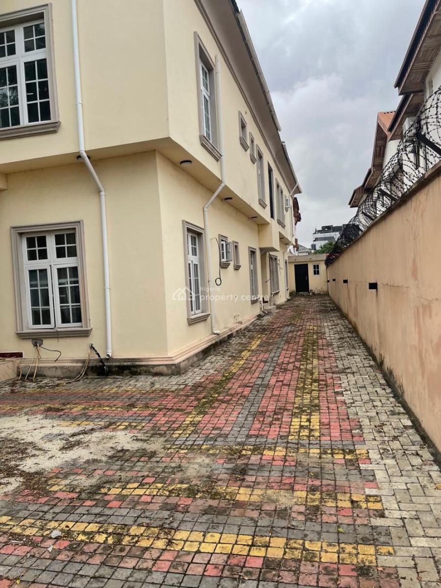 Spacious Ground Floor 3 Bedroom Flat, Off Victoria Arobieke, Lekki Phase 1, Lekki, Lagos, Flat / Apartment for Rent