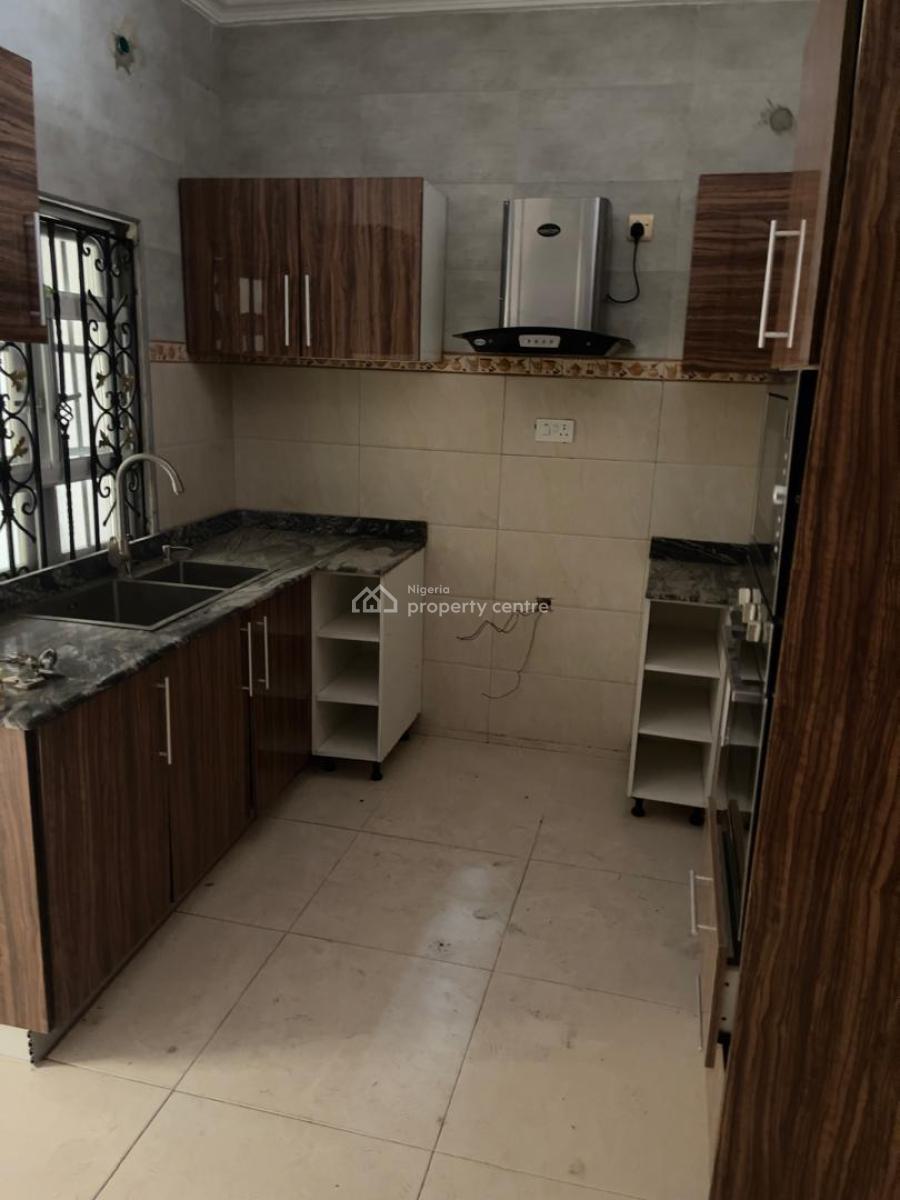 Spacious Ground Floor 3 Bedroom Flat, Off Victoria Arobieke, Lekki Phase 1, Lekki, Lagos, Flat / Apartment for Rent