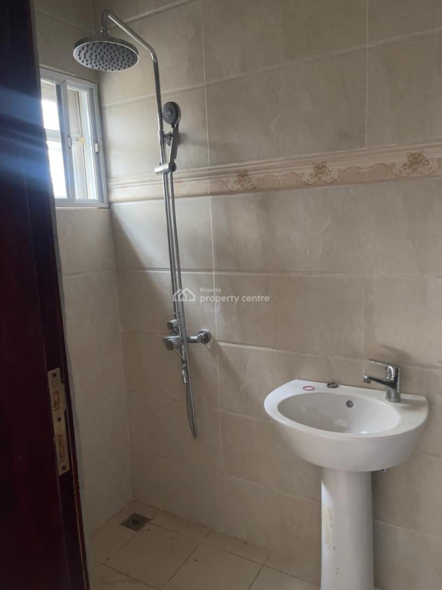 Spacious Ground Floor 3 Bedroom Flat, Off Victoria Arobieke, Lekki Phase 1, Lekki, Lagos, Flat / Apartment for Rent