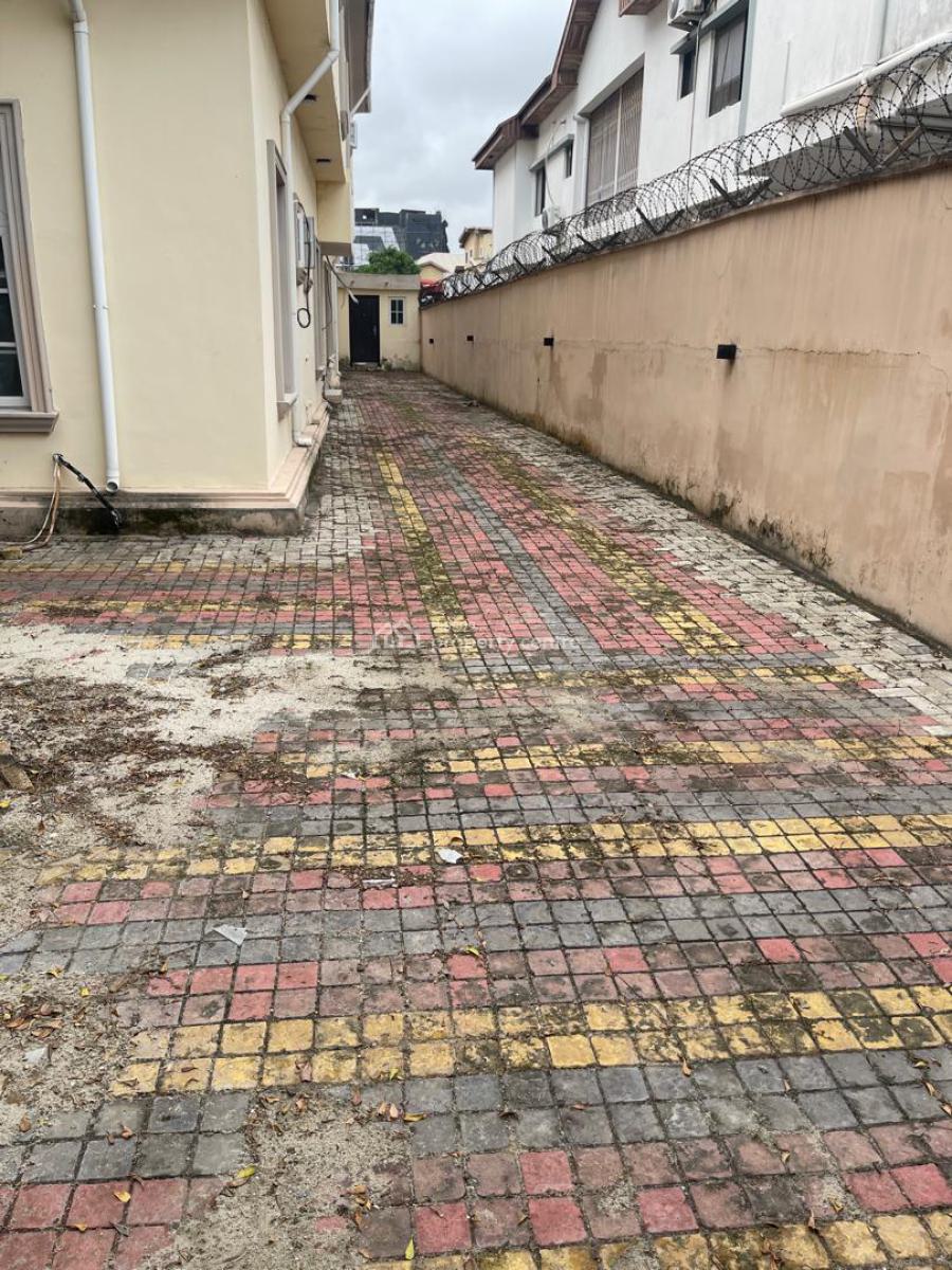 Spacious Ground Floor 3 Bedroom Flat, Off Victoria Arobieke, Lekki Phase 1, Lekki, Lagos, Flat / Apartment for Rent