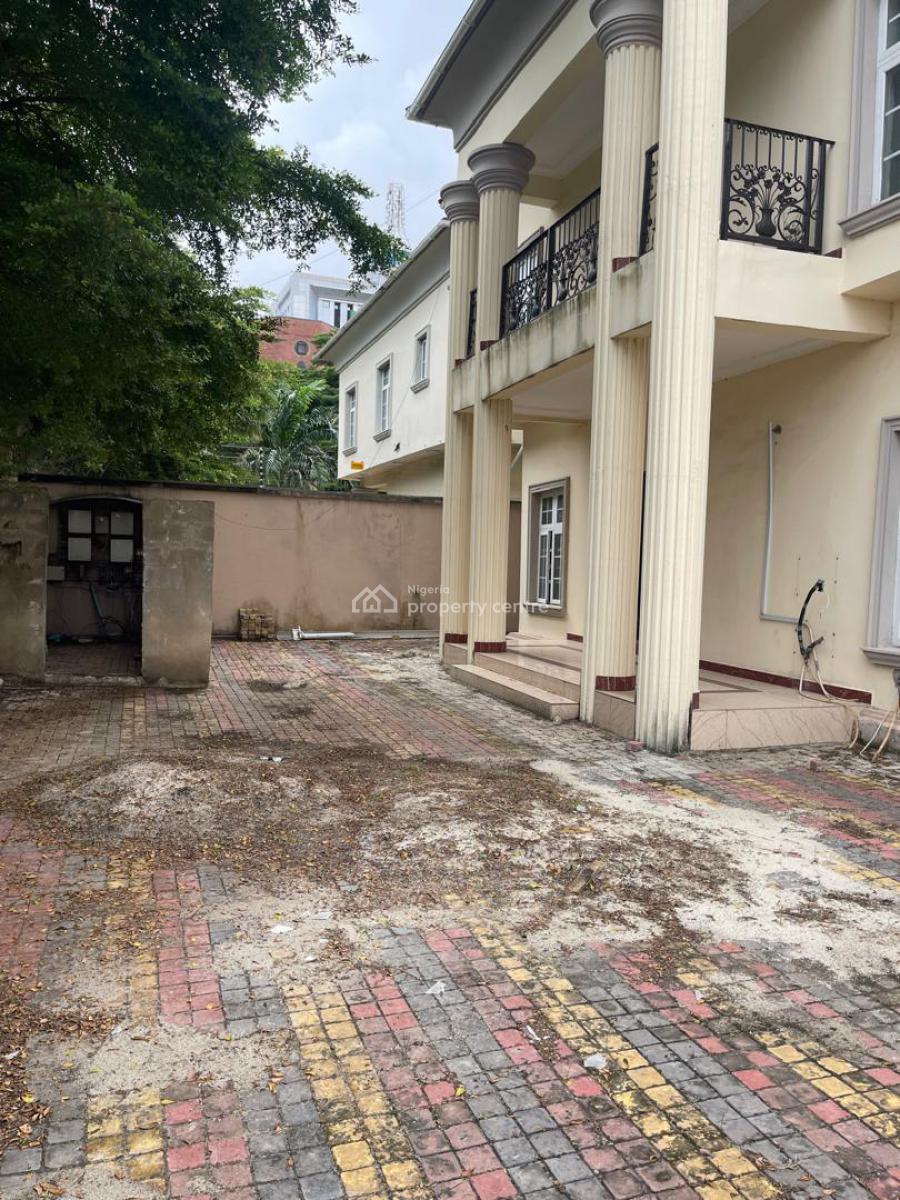 Spacious Ground Floor 3 Bedroom Flat, Off Victoria Arobieke, Lekki Phase 1, Lekki, Lagos, Flat / Apartment for Rent