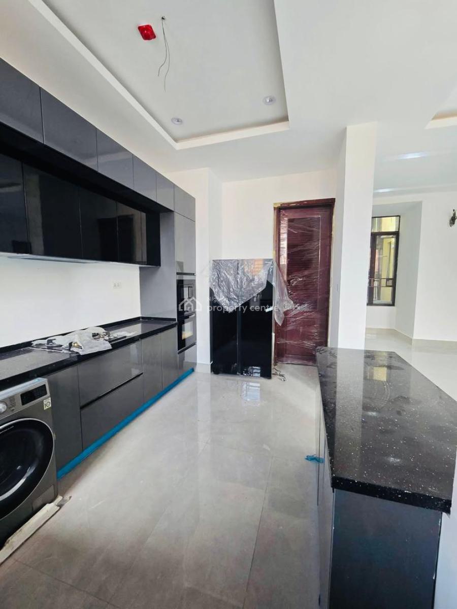 3 Bedroom Apartment with Elevator and Pool & Gym, Lekki Phase 1, Lekki, Lagos, Flat / Apartment Short Let