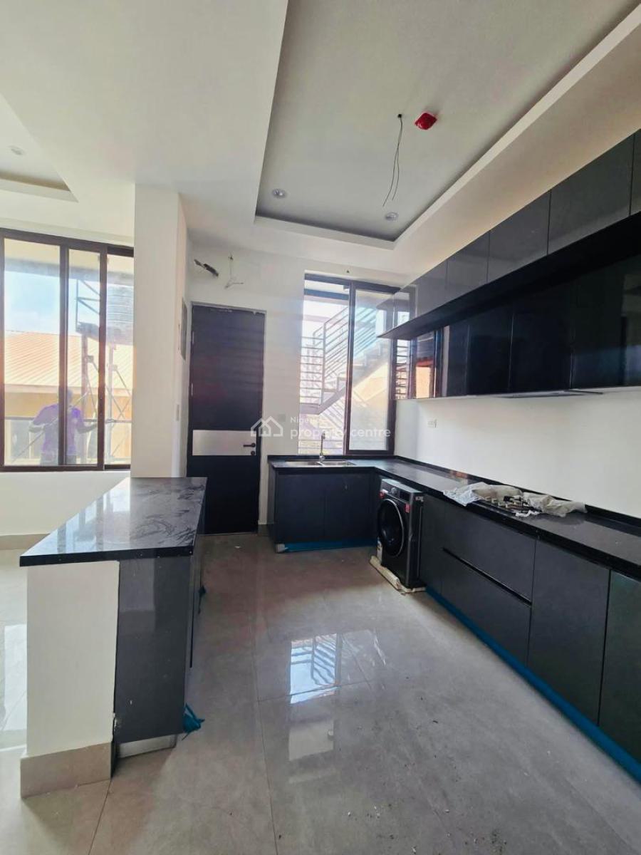 3 Bedroom Apartment with Elevator and Pool & Gym, Lekki Phase 1, Lekki, Lagos, Flat / Apartment Short Let